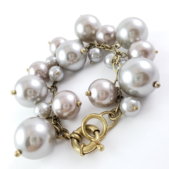 Not for sale - J. Crew Statement Bracelet Jumbo Pearls Grey - Picture 3 of 13